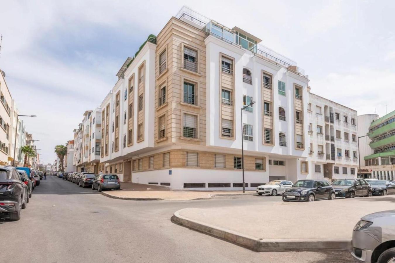 Apartment With Parking In Rabat Central Location エクステリア 写真
